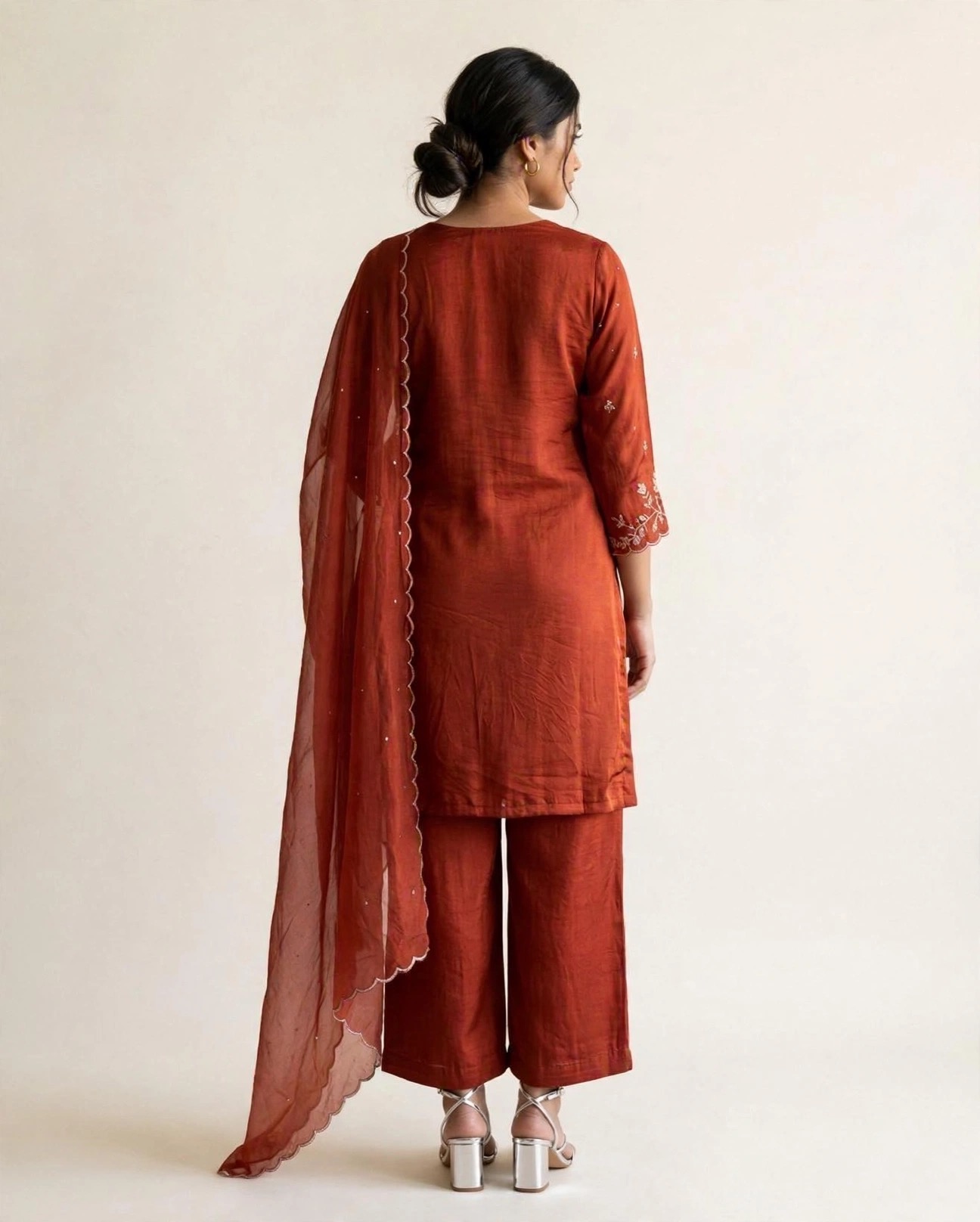 Laal Lore, view 3